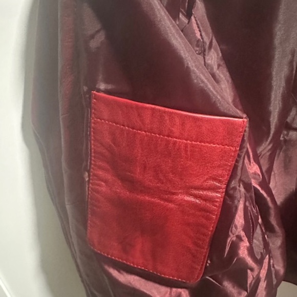 STUNNIING BRAND NEW/NEVER WORN GENUINE RED LEATHER BIKER JACKET SIZE M - Picture 12 of 13